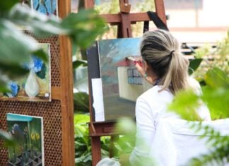 Check Out These Frederick Events: Oct. 9-11 Artist painting outside